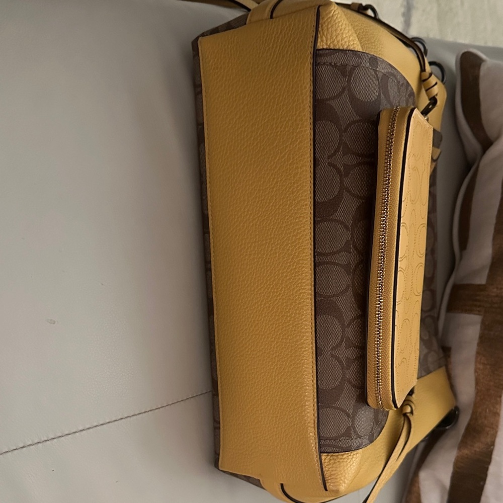 Coach Tan and Brown Signature Shoulder Bag/Crossbody with matching wallet - Picture 7 of 14